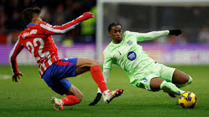 諾伊爾的出 諾伊爾的出